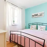 Prázdninový dům 7 Bedroom In *