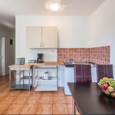 Holiday home 7 Bedroom Stunning In Liznjan
