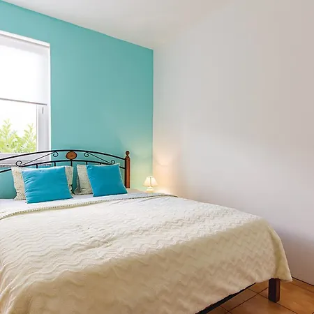 7 Bedroom Stunning In Liznjan