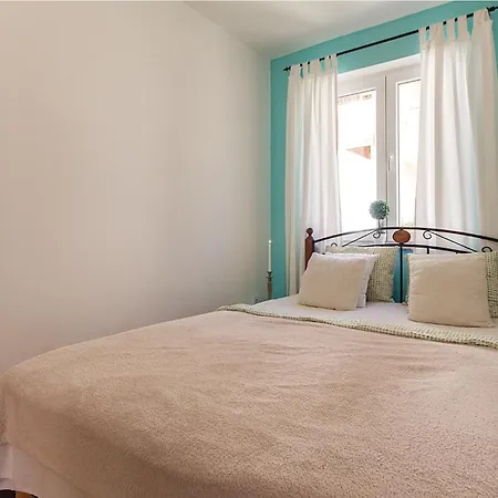 Holiday home 7 Bedroom Stunning In Liznjan