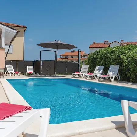 7 Bedroom Stunning In Liznjan