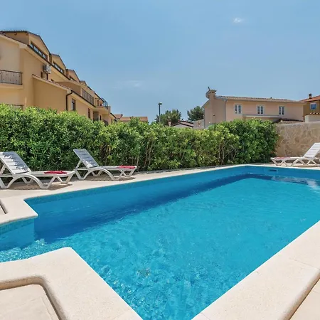 Holiday home 7 Bedroom Stunning In *