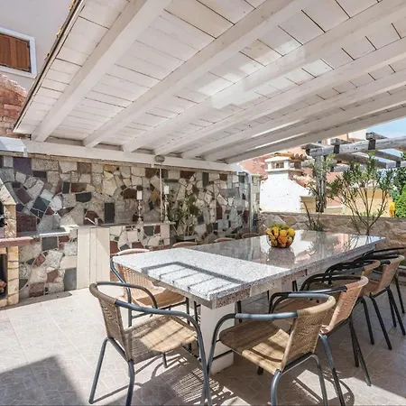 Holiday home 7 Bedroom Stunning In *